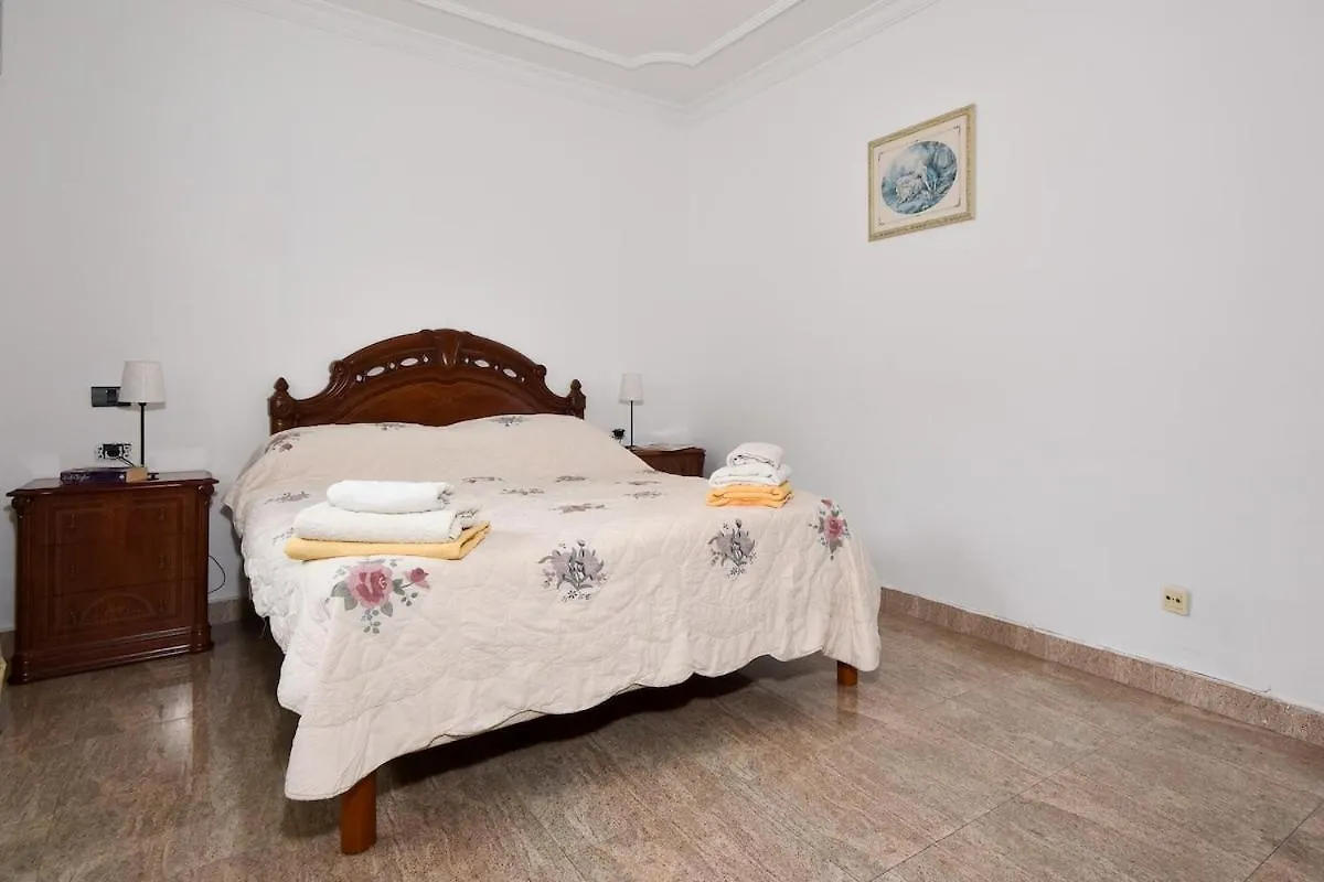 Villa Ana Lovely Central 2 Bedroom Villa 阿德耶