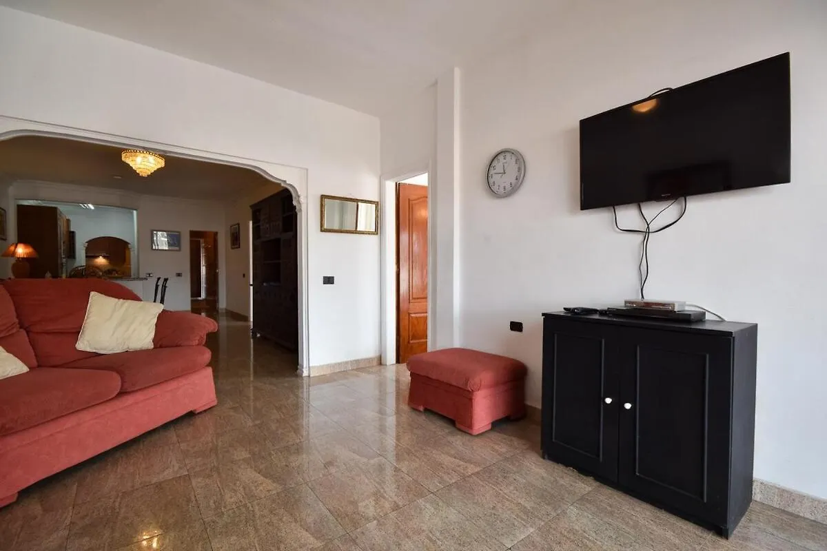Villa Ana Lovely Central 2 Bedroom Villa 阿德耶