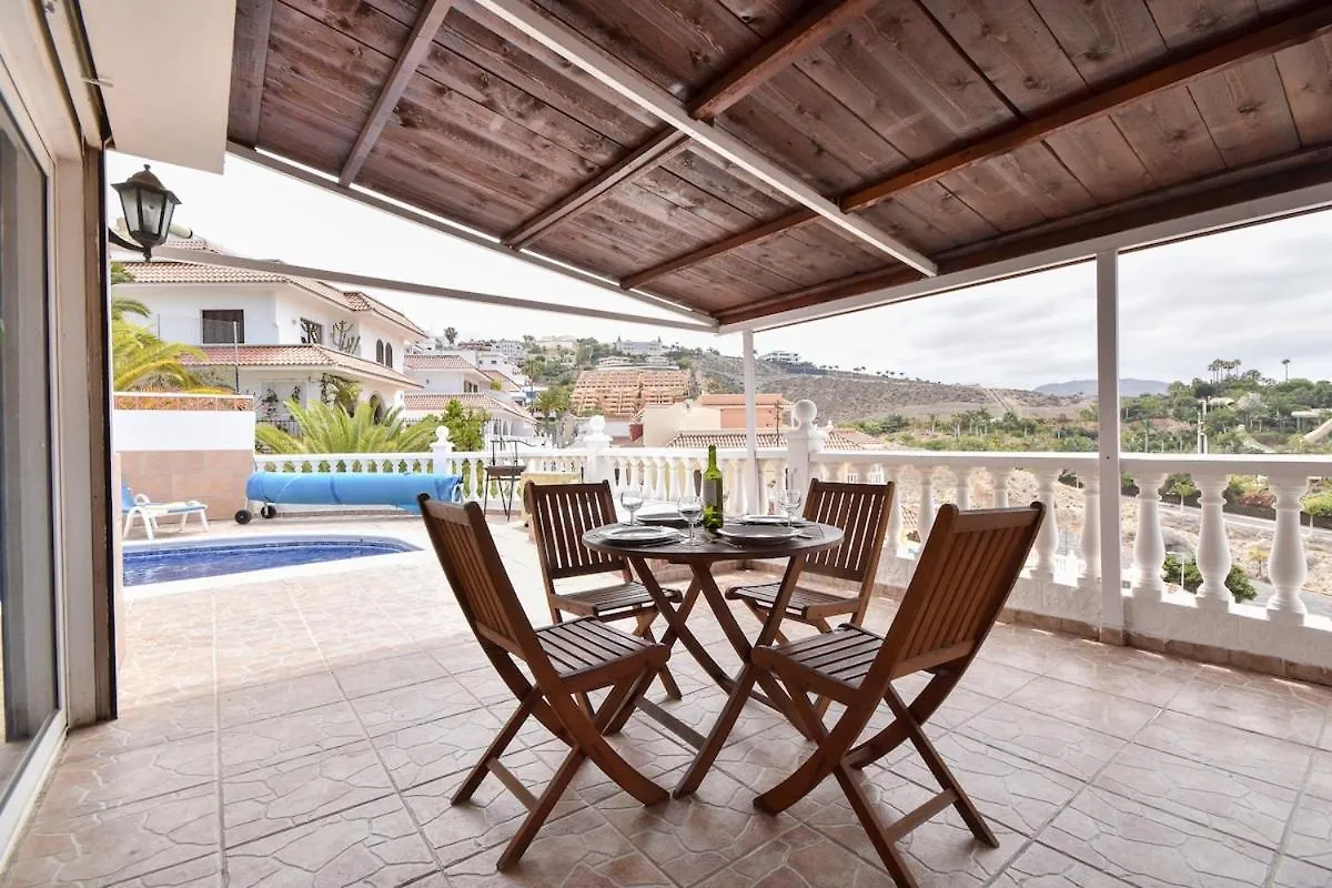 Villa Ana Lovely Central 2 Bedroom Villa 阿德耶